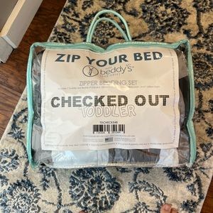Beddy’s toddler zip bedding